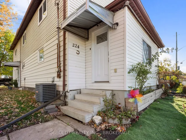 224  Oakdale  Avenue, St. Catharines, ON L2P 2K7