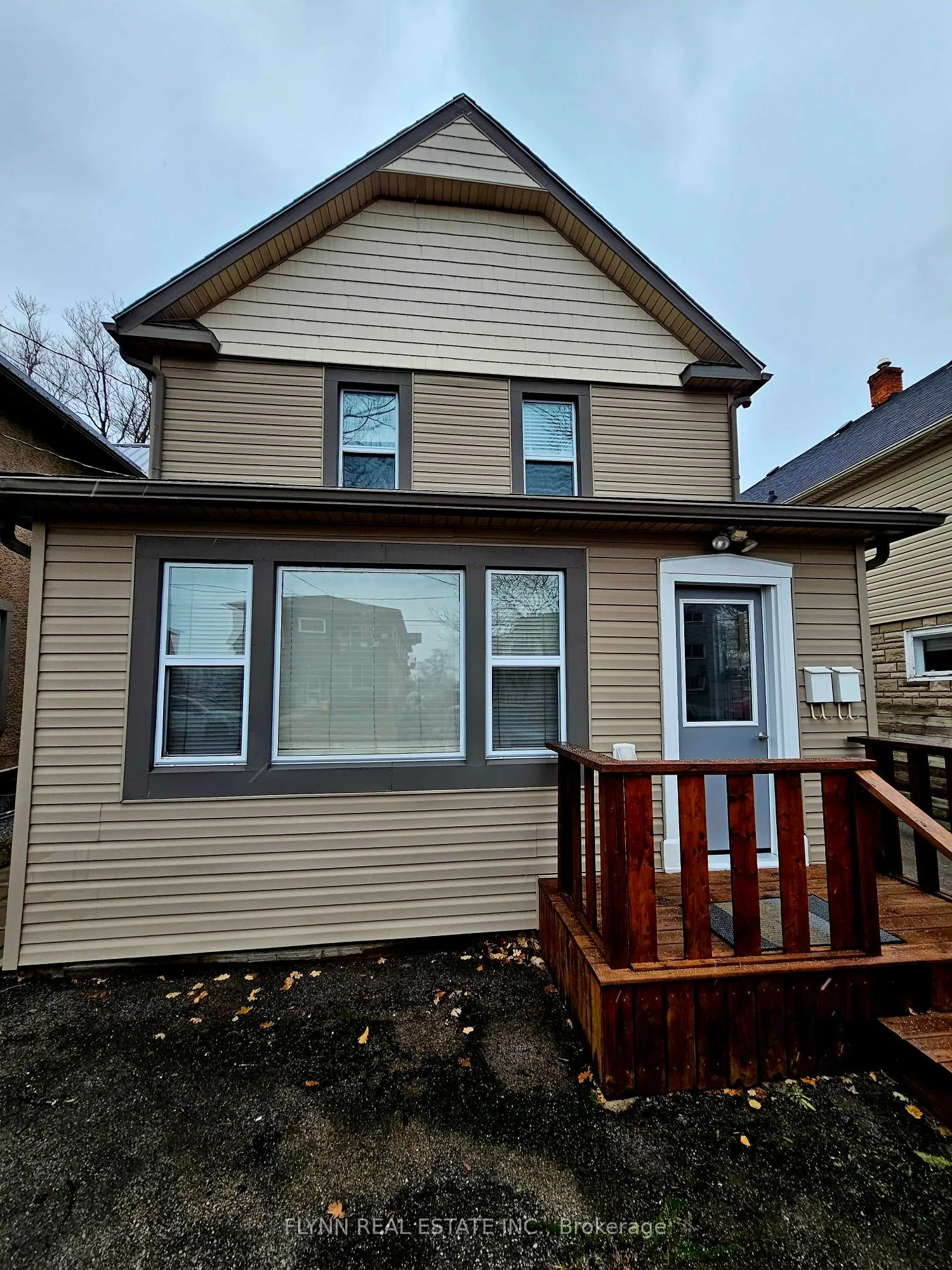 Triplex For Sale | X12658792