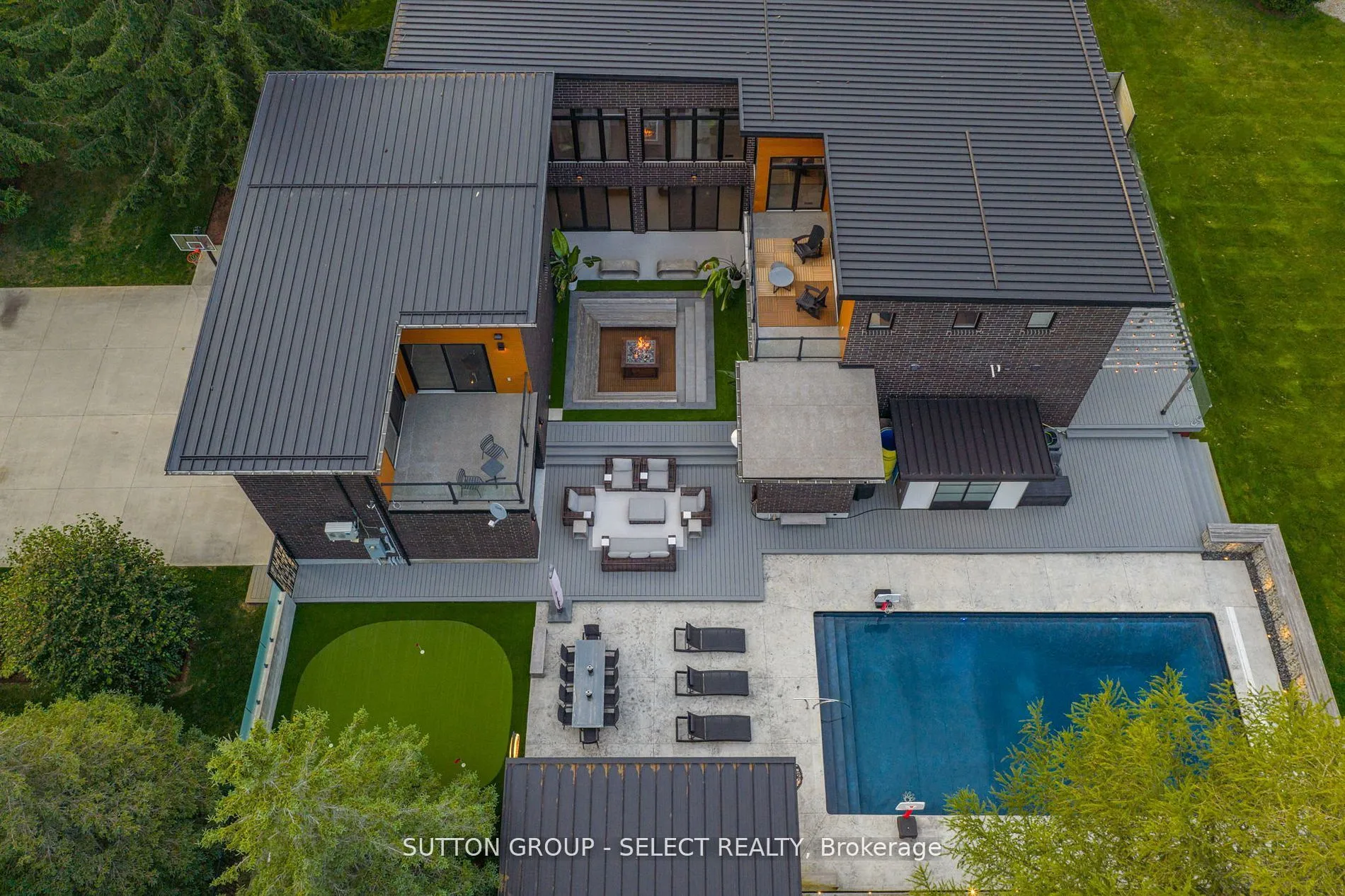 Detached Home For Sale | X12661930