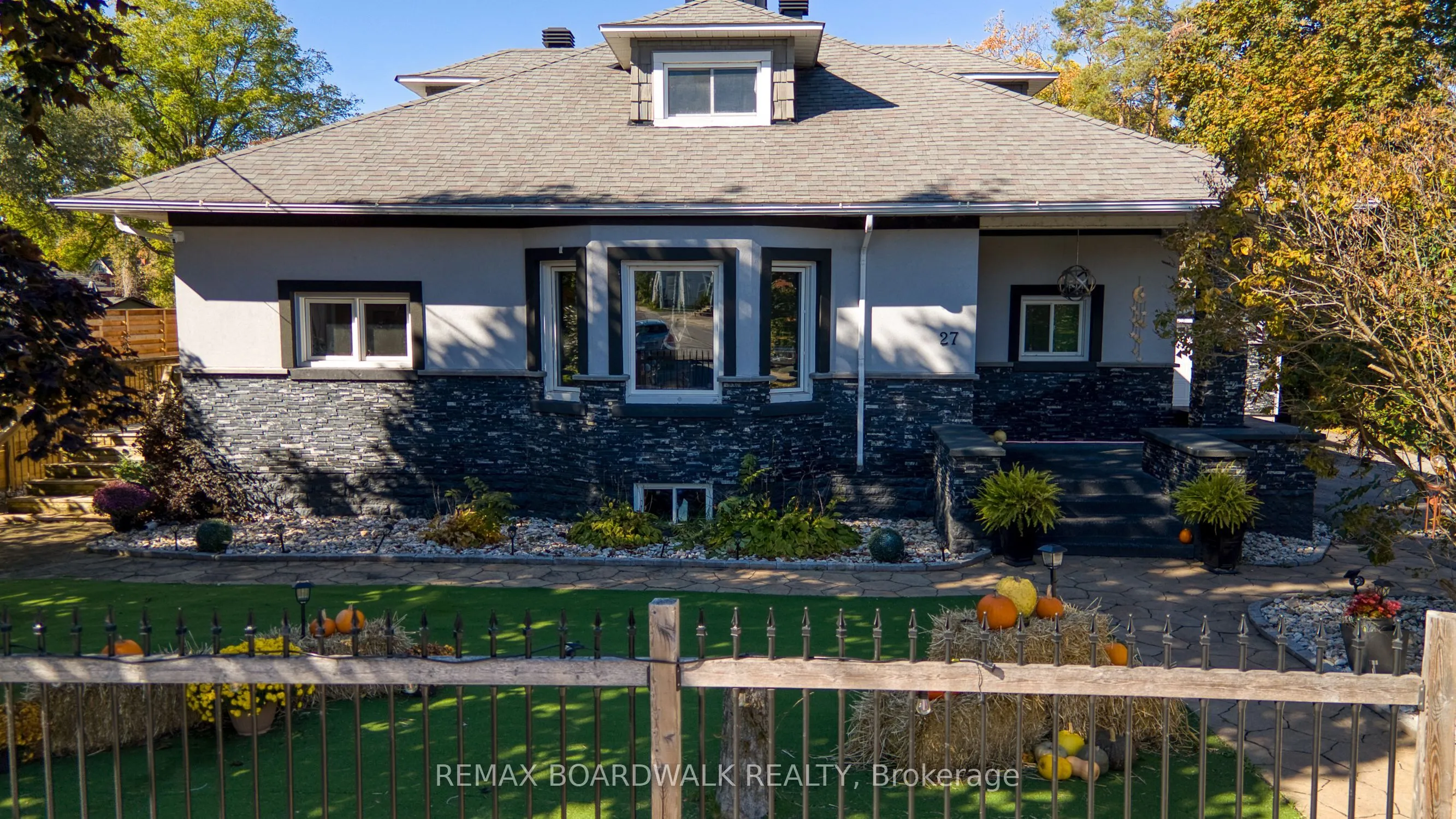 Detached Home For Sale | X12664614