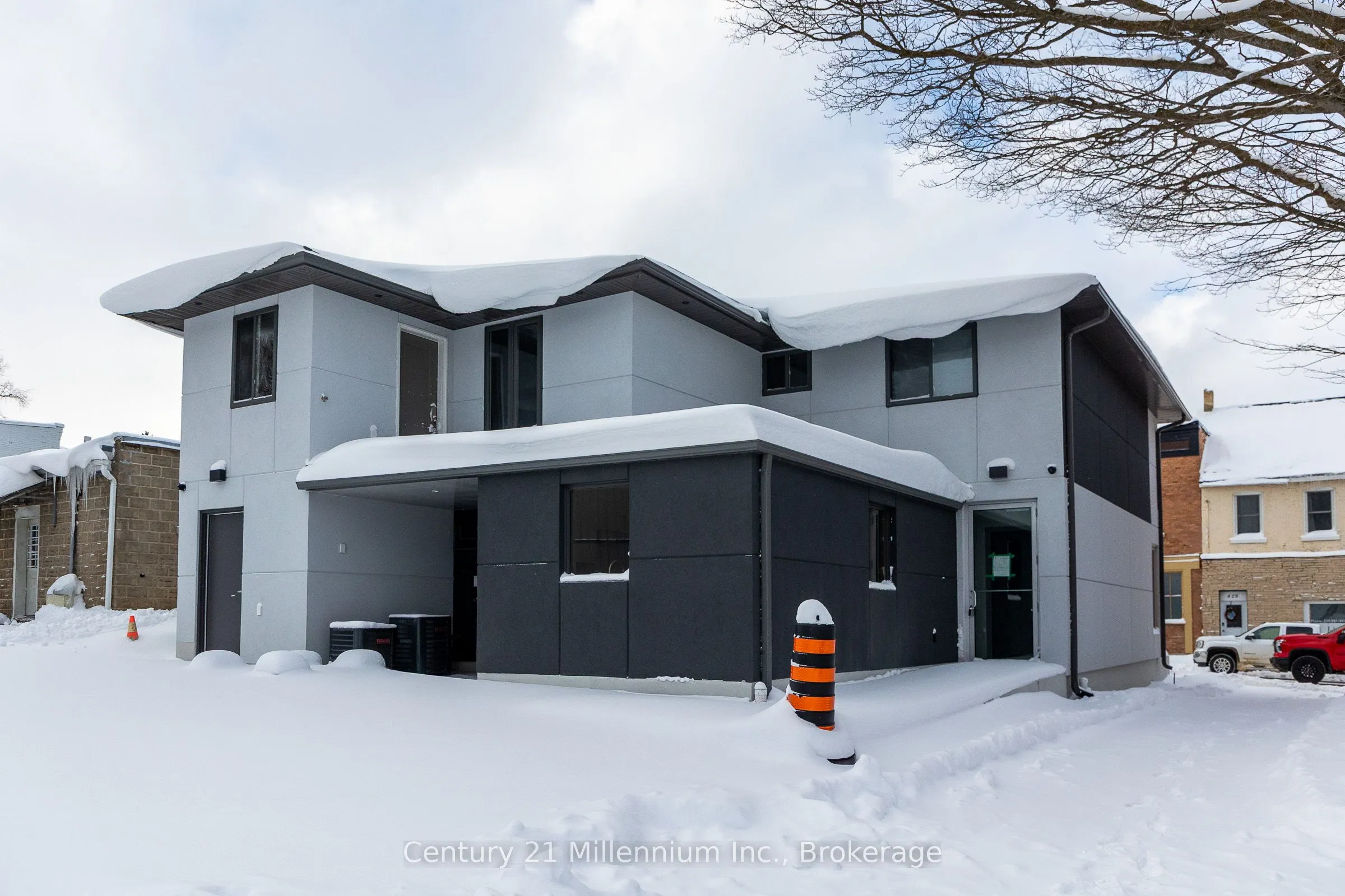 Cottage For Lease | X12671608