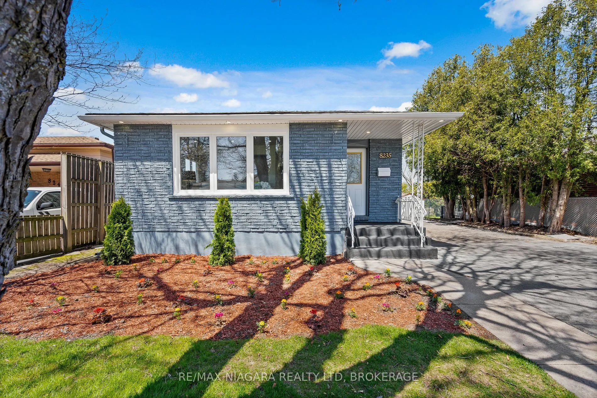 Detached Home For Lease | X12677334