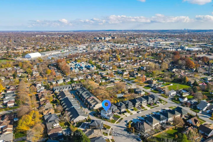 16  Olde School  Court, St. Catharines, ON L2N 0B1