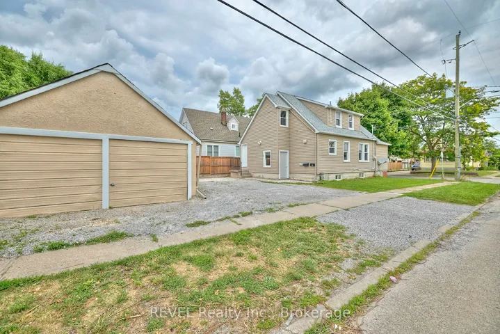 43  COSBY  Avenue, St. Catharines, ON L2M 5R7