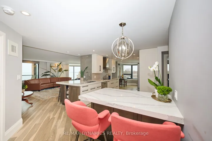 Lake views from every angle!