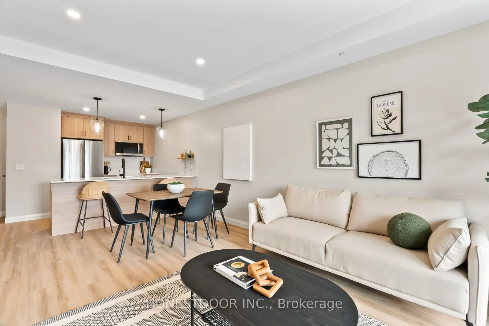 Multiplex For Lease | X12743730