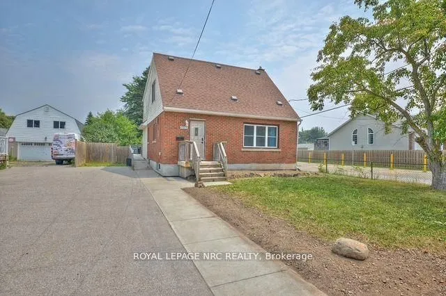 3090  Dorchester  Road, Niagara Falls, ON L2J 2Z7