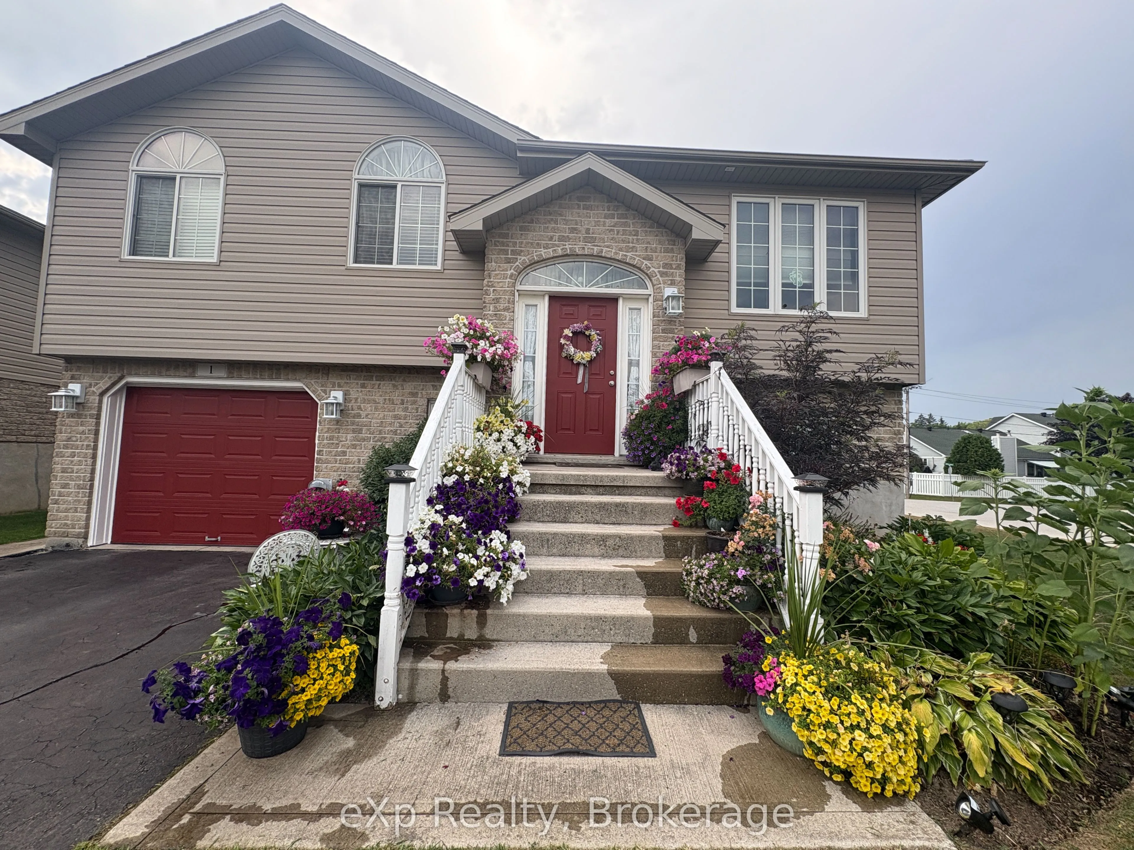 Detached Home For Sale | X12759222