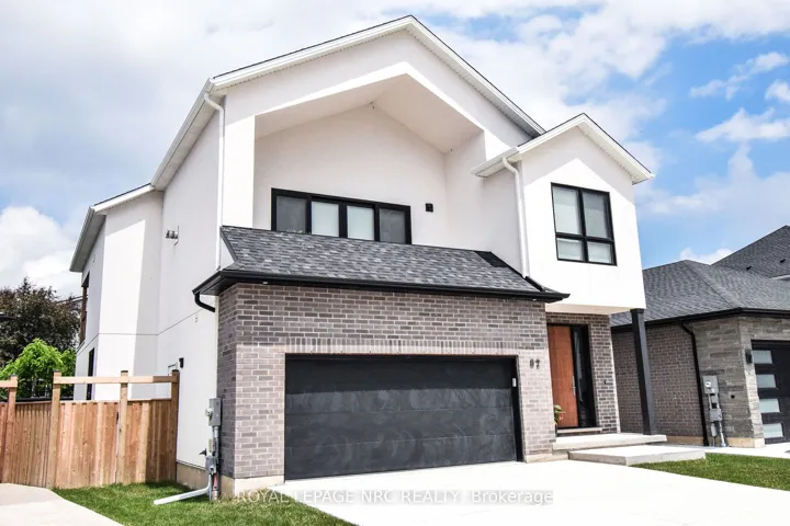 82  IVY  Crescent, Thorold, ON L2V 0J9