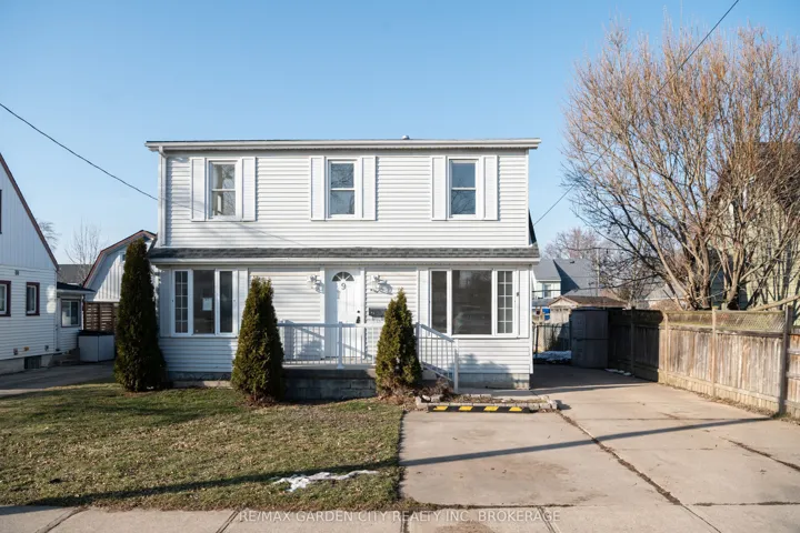 9 Fir Avenue, St. Catharines, ON L2P 1B6