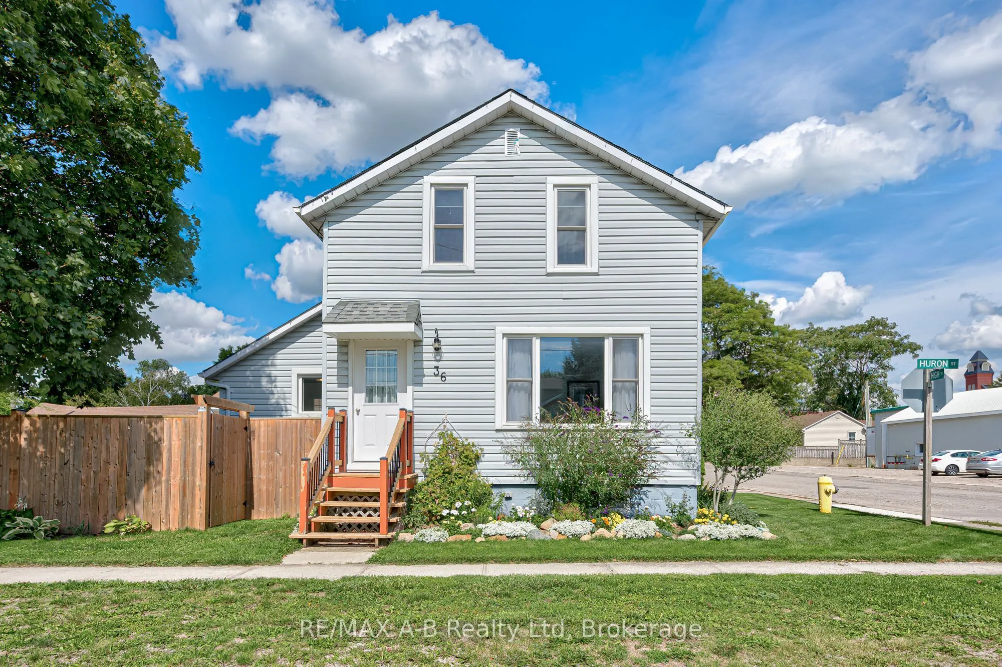Detached Home For Sale | X12860570
