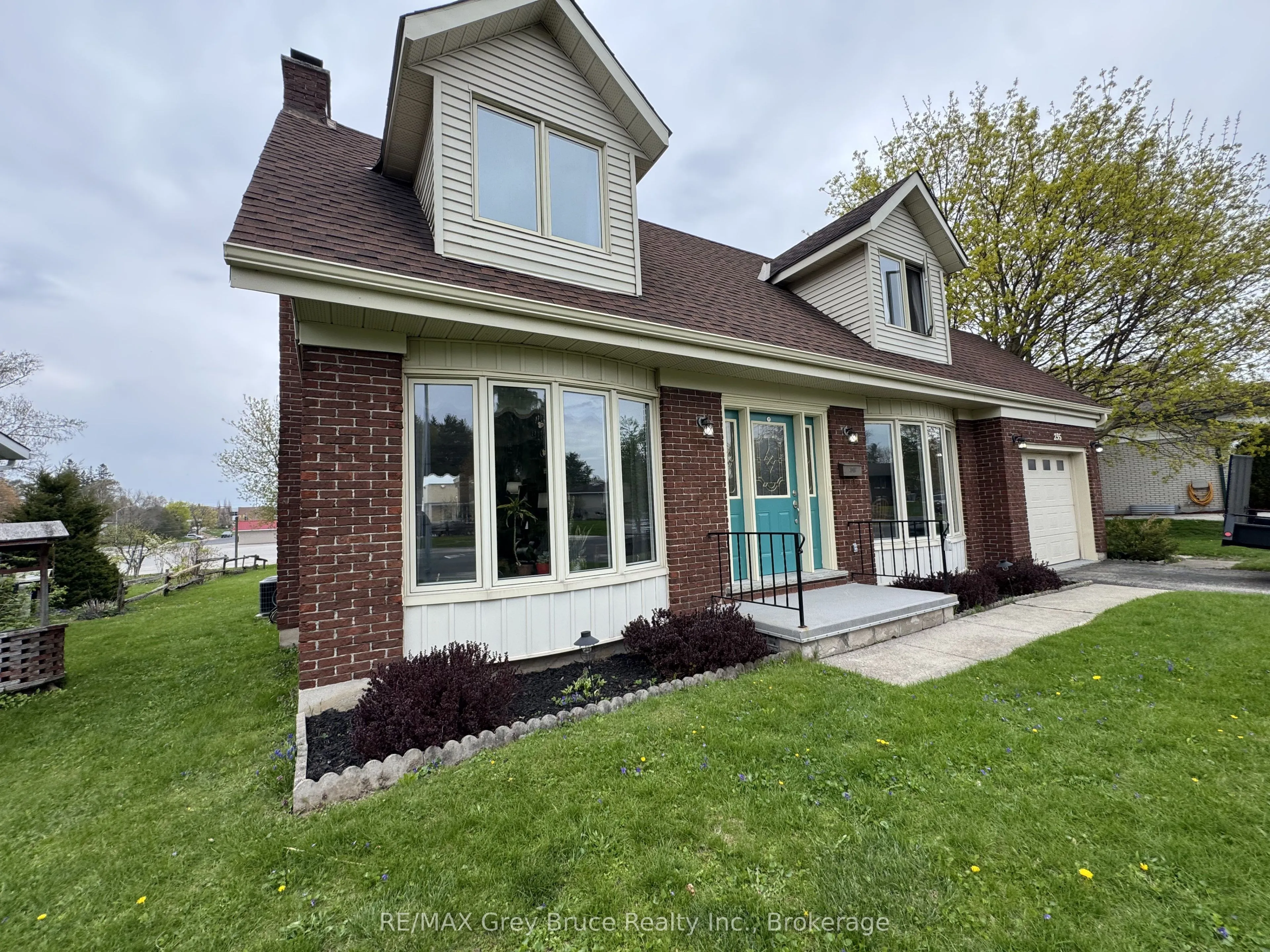 Detached Home For Sale | X12885262