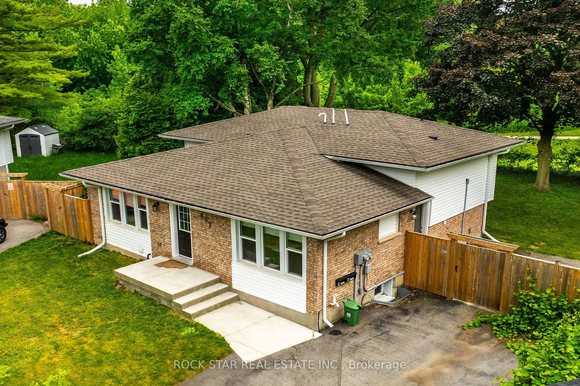 Duplex For Sale | X12903410
