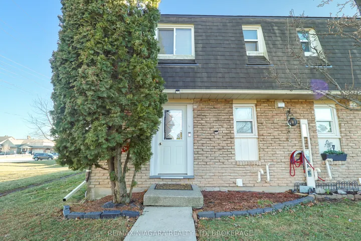 Sheraz Ahmad Re/Max 905-414-3884 -131 Rockwood Ave