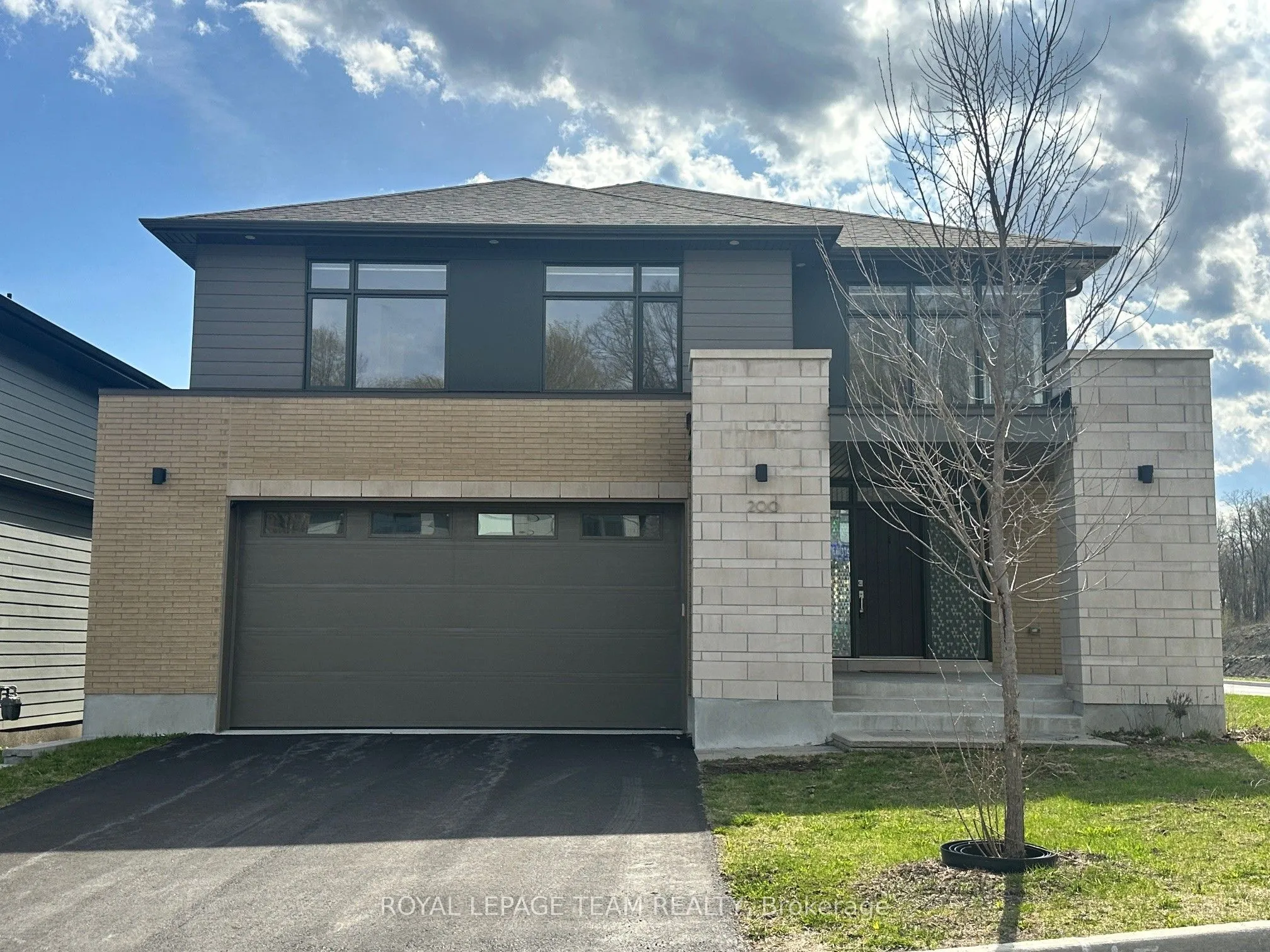 Detached Home For Sale | X12913102