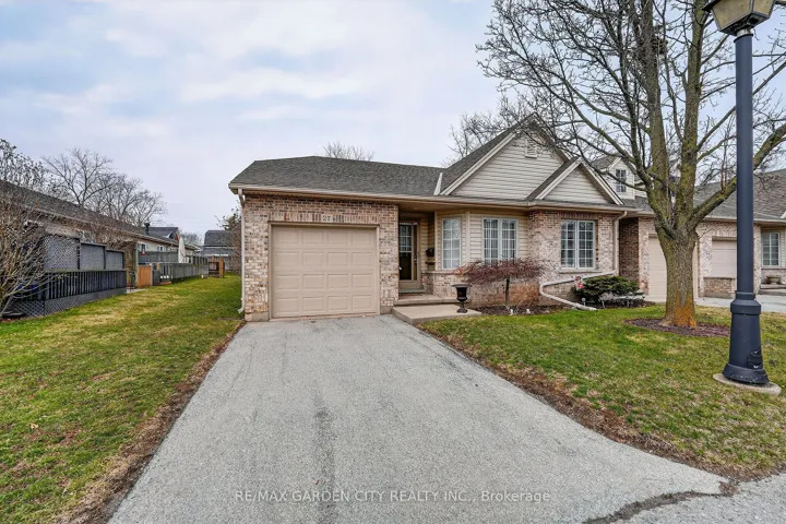303  Central  Avenue, Grimsby, ON L3M 5L7