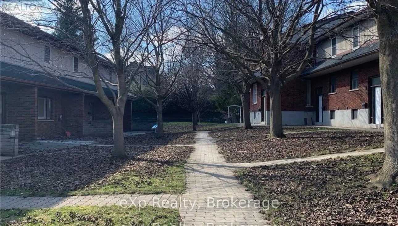 Multiplex For Lease | X12931294