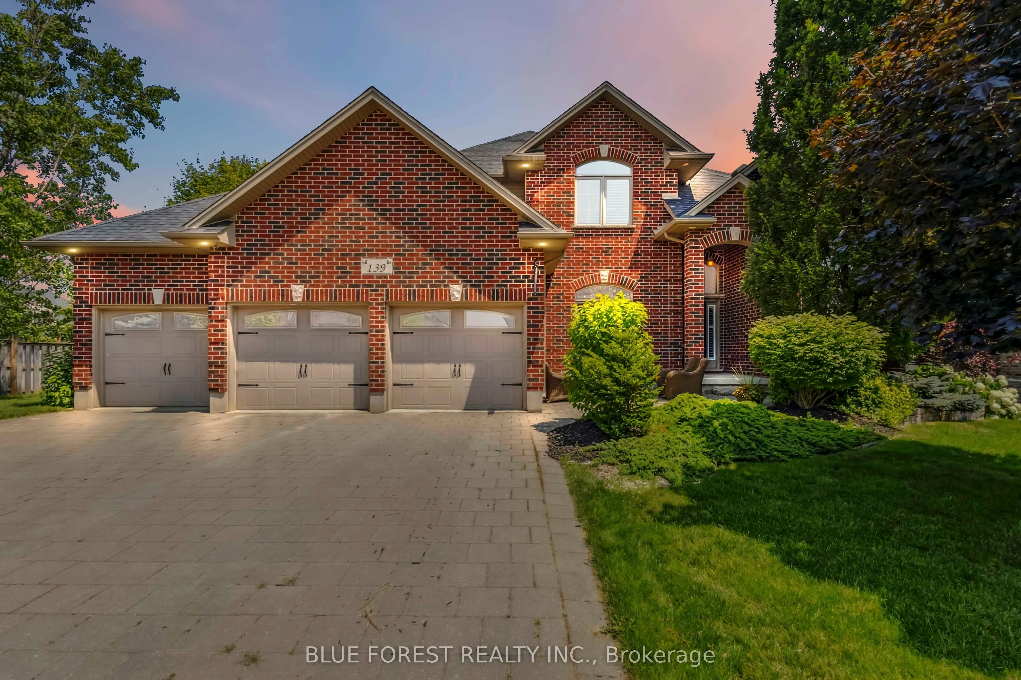 Detached Home For Sale | X12946698