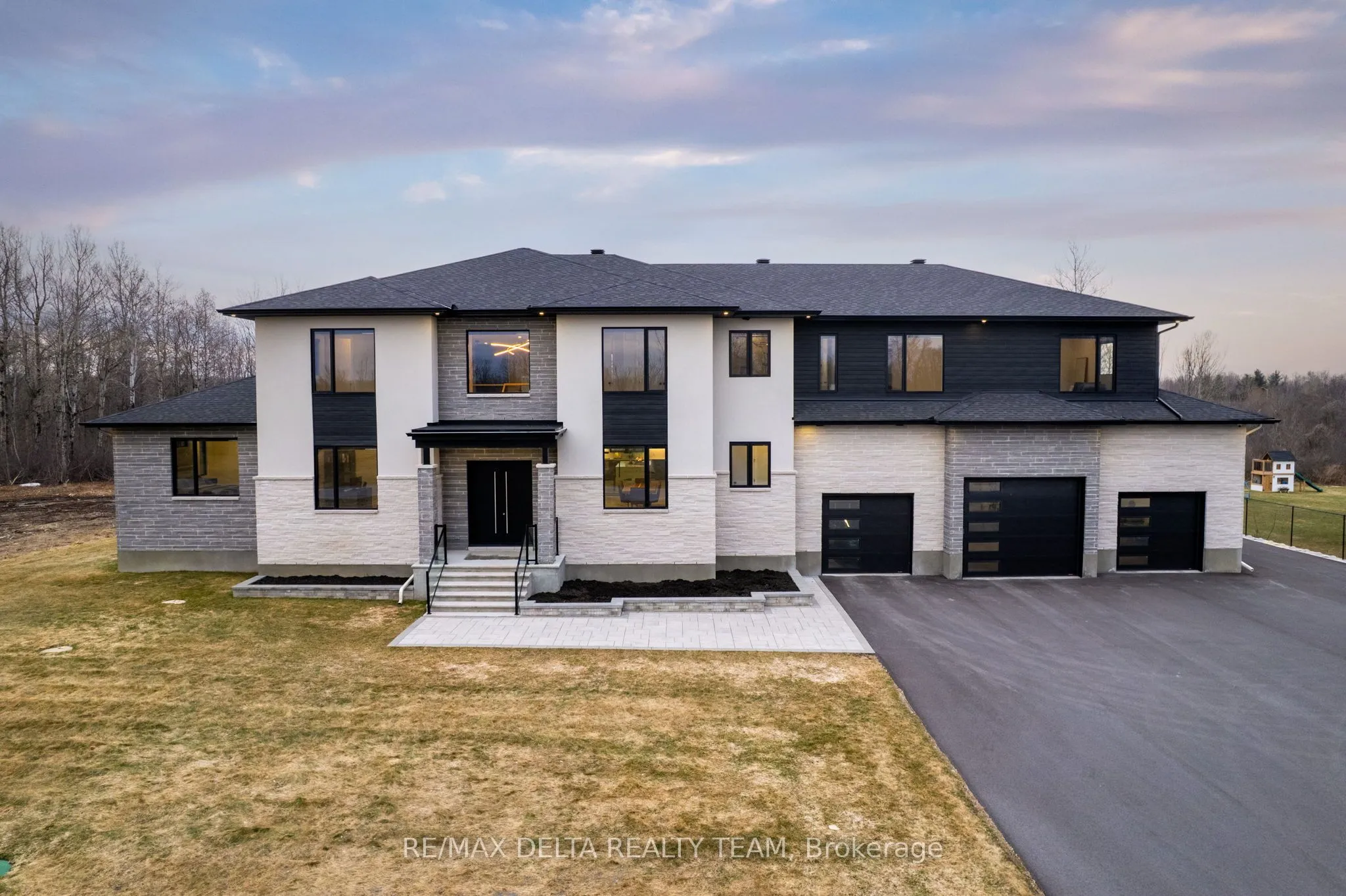 Detached Home For Sale | X12948244