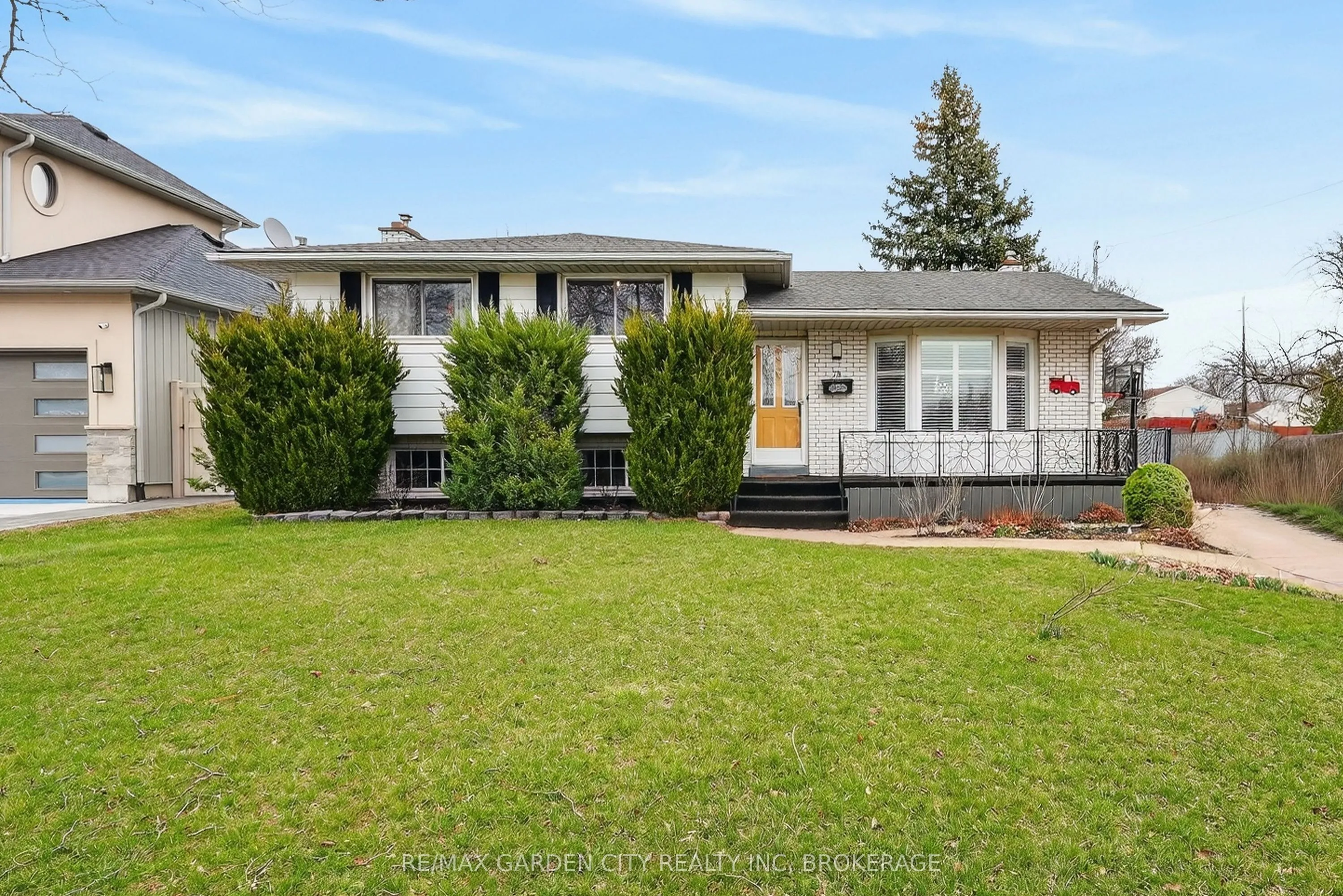 Detached Home For Sale | X12952180