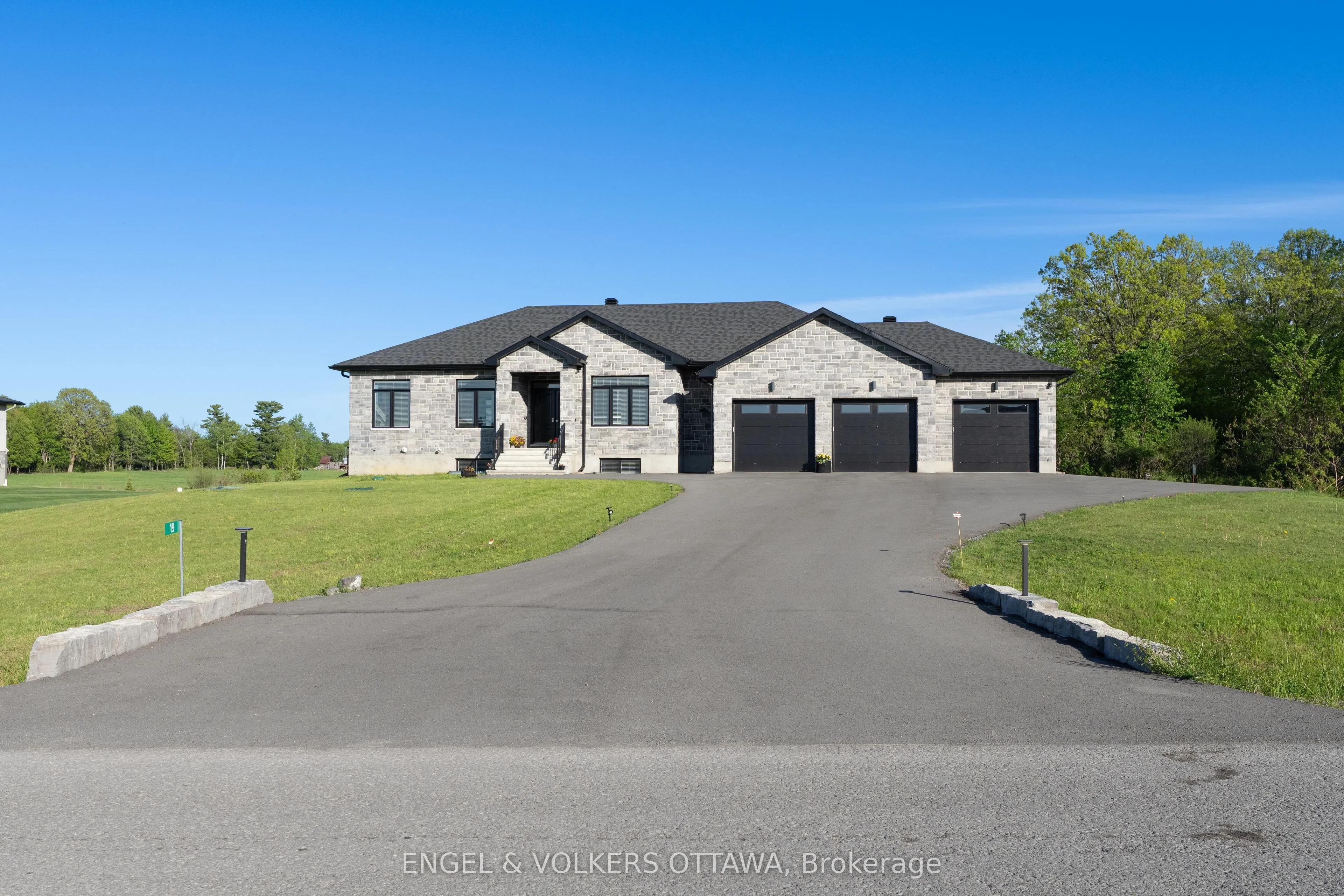 Detached Home For Sale | X12953158