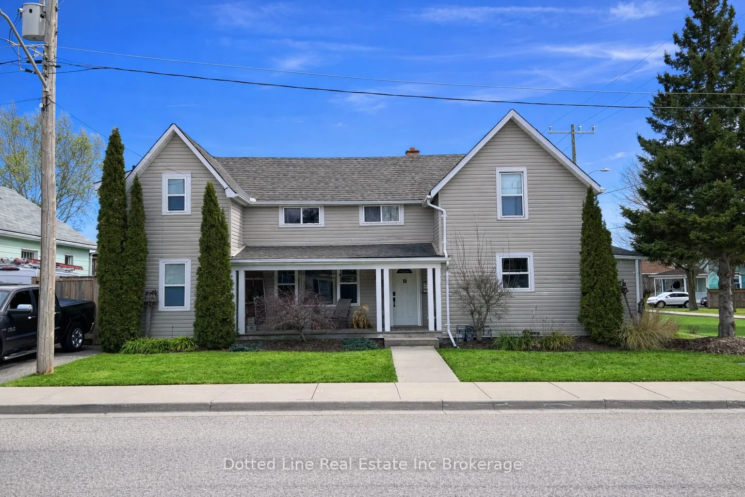 Triplex For Sale | X12957212