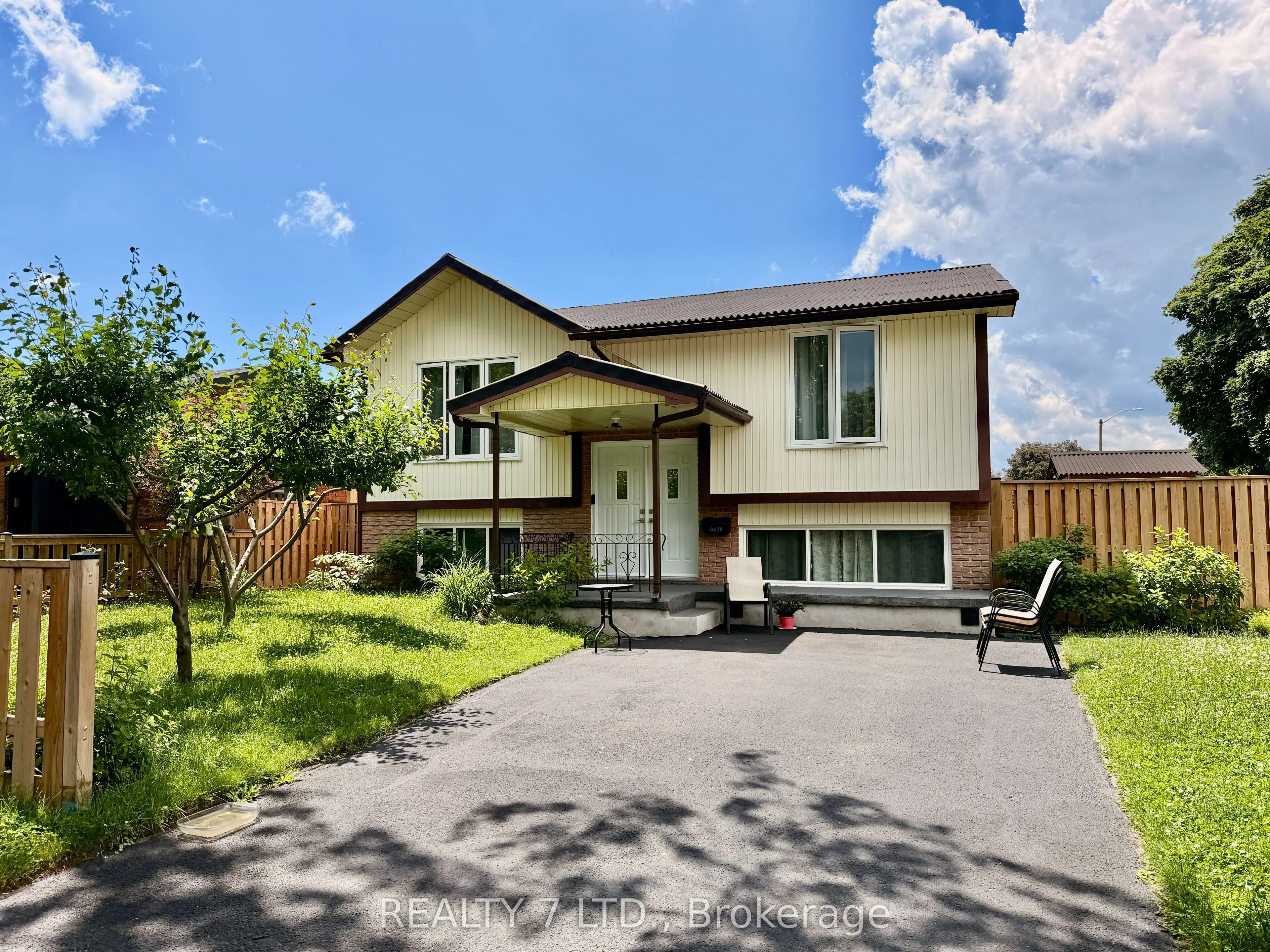 Detached Home For Sale | X12959206