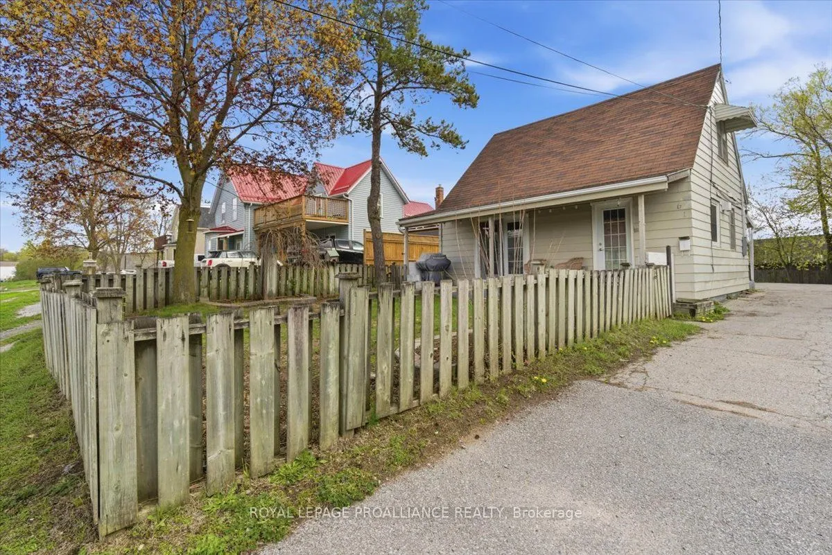 Detached Home For Sale | X12961274