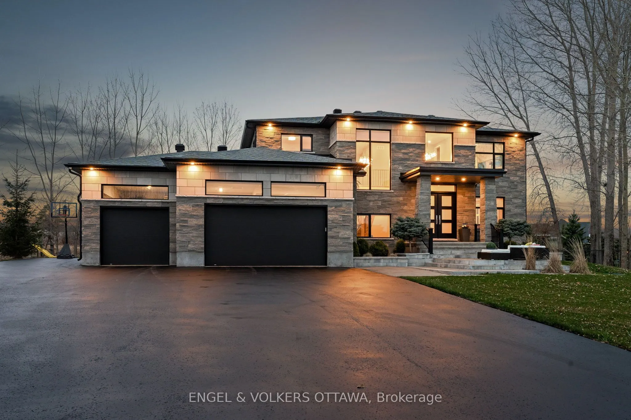 Detached Home For Sale | X12965968