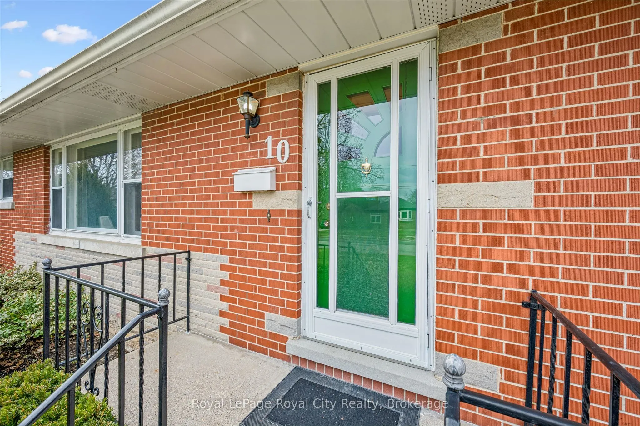 Detached Home For Sale | X12966024