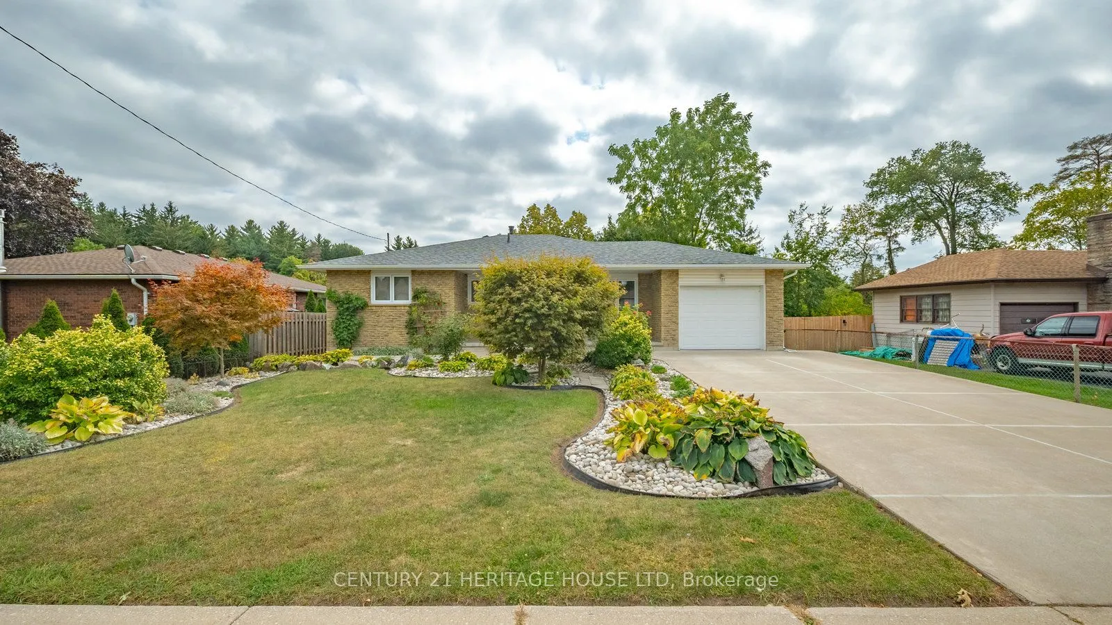 Detached Home For Sale | X12966136
