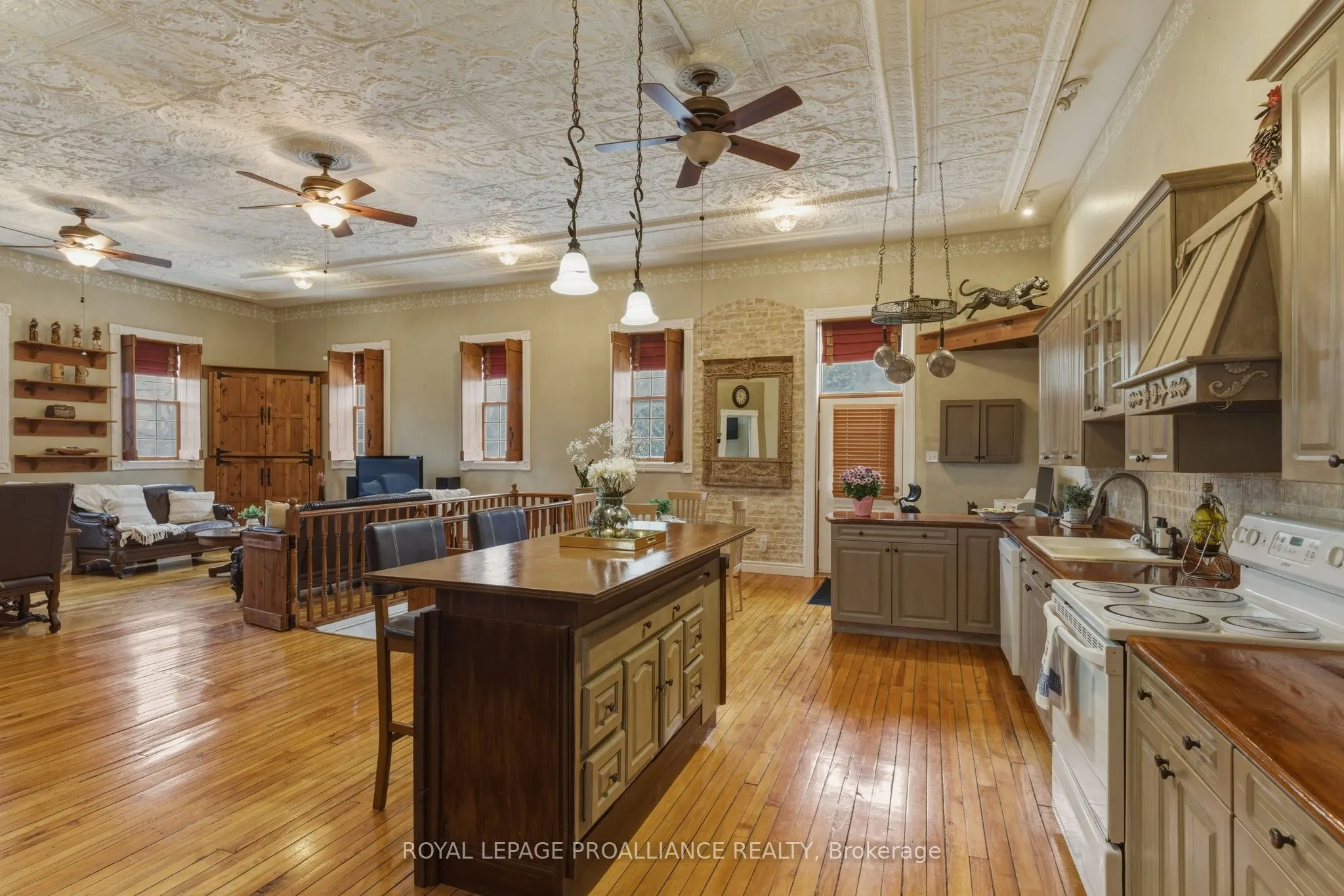 Detached Home For Sale | X12966932