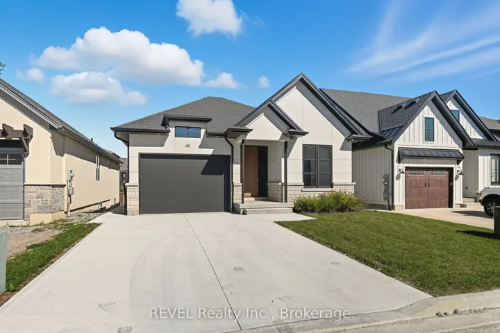 40  IVY  Crescent, Thorold, ON L2V 0J9