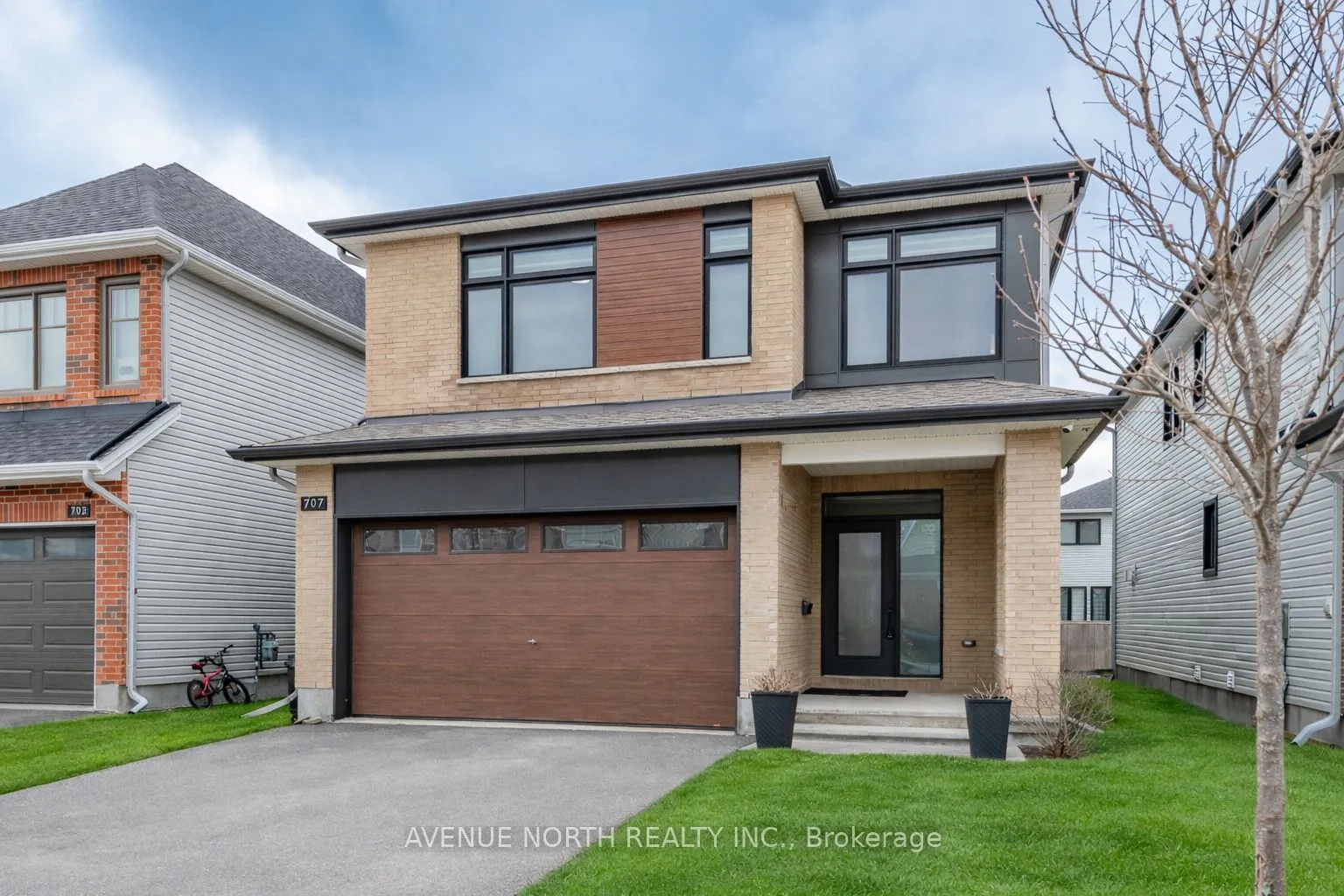 Detached Home For Sale | X12973640