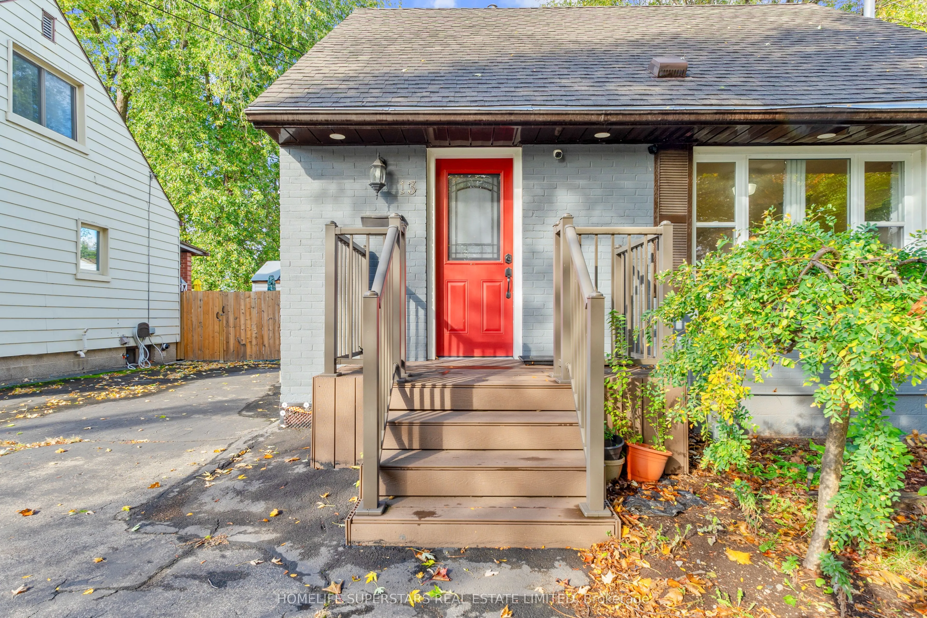 Detached Home For Sale | X12977998