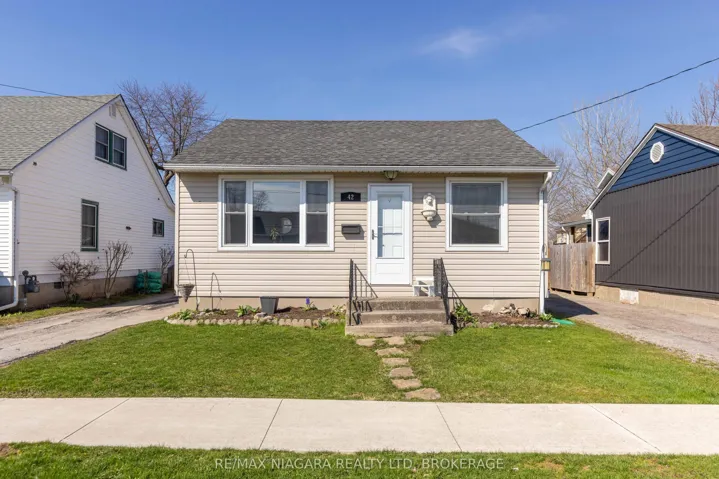 42  Douglas  Street, Fort Erie, ON L2A 3W5
