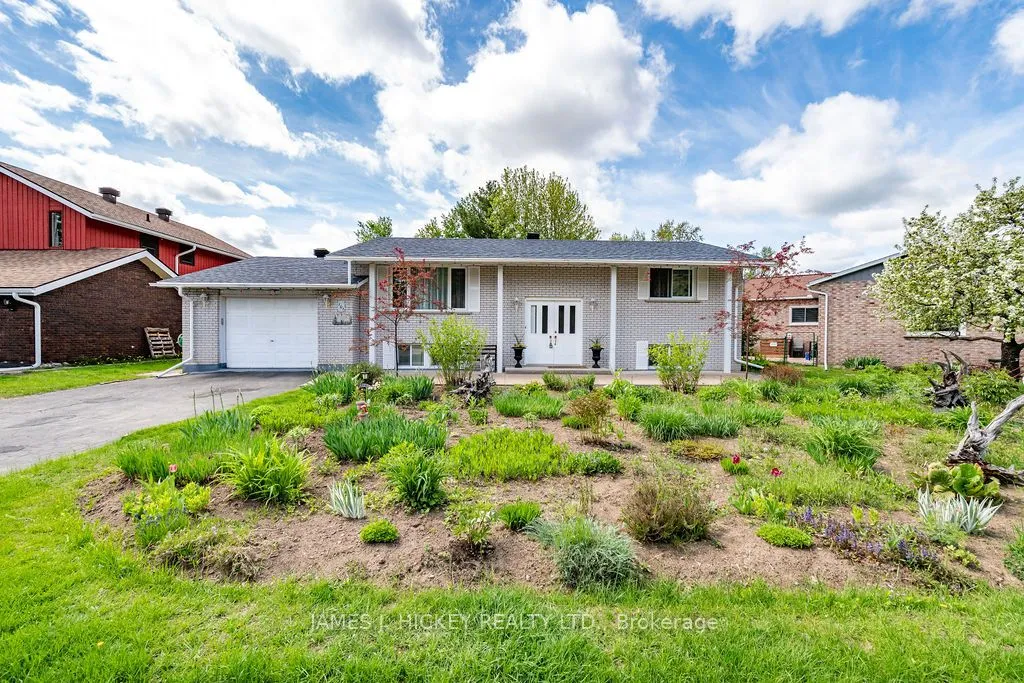 Detached Home For Sale | X12983754