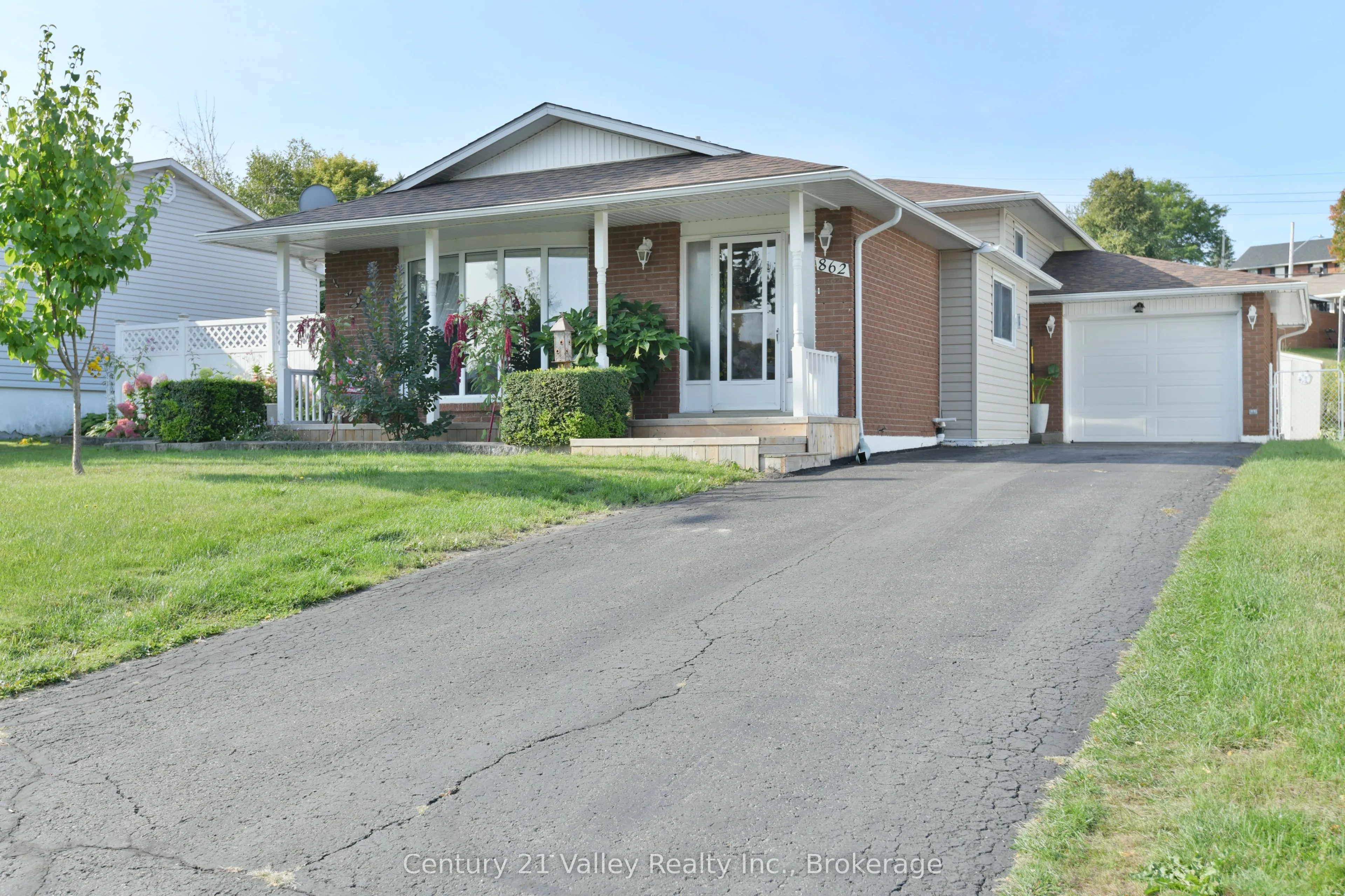 Detached Home For Sale | X12988336
