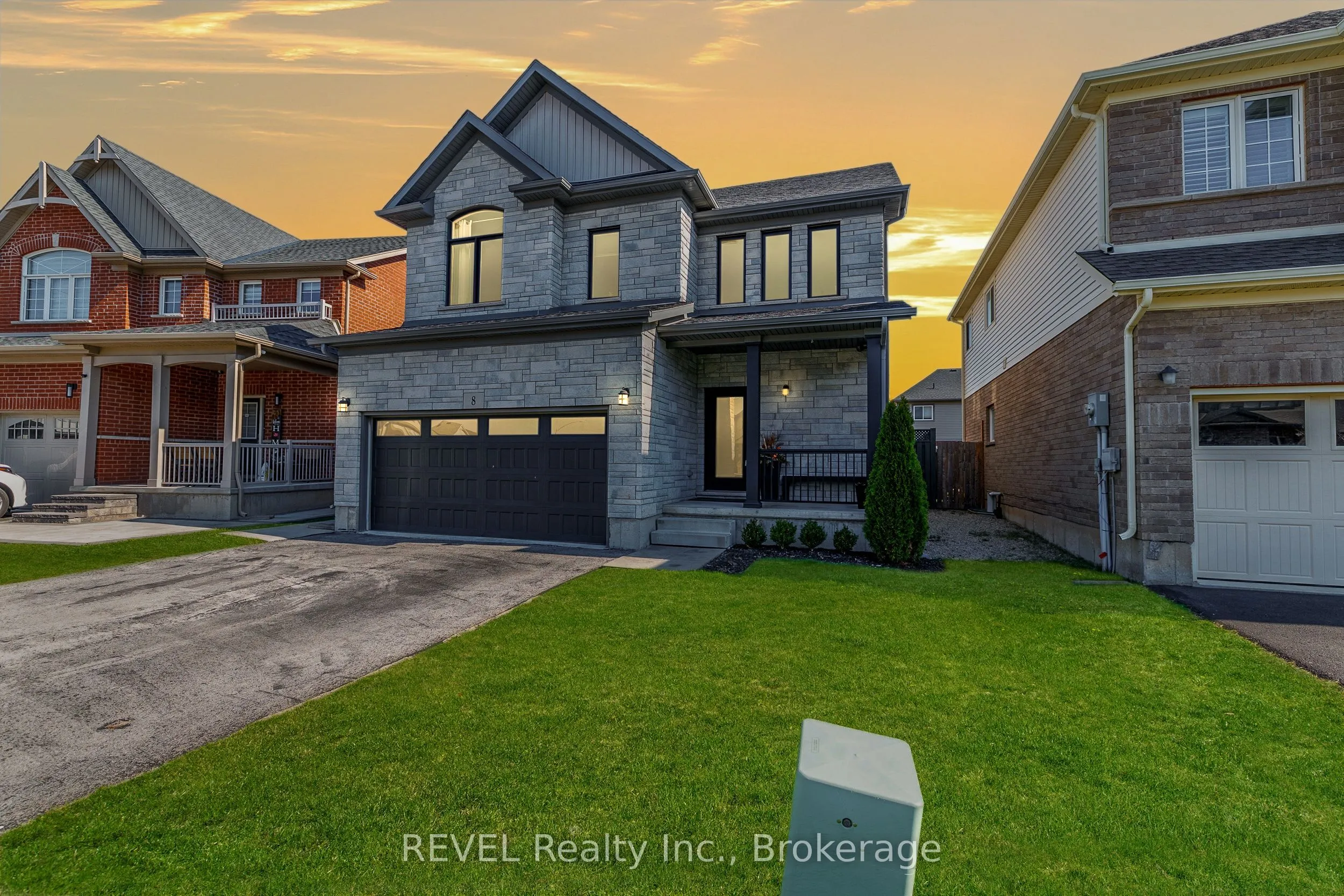 Detached Home For Sale | X12990322