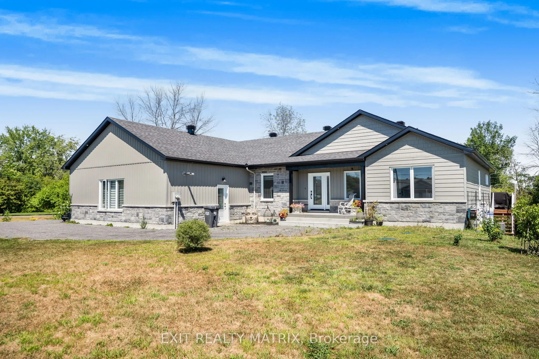 Triplex For Sale | X12990970