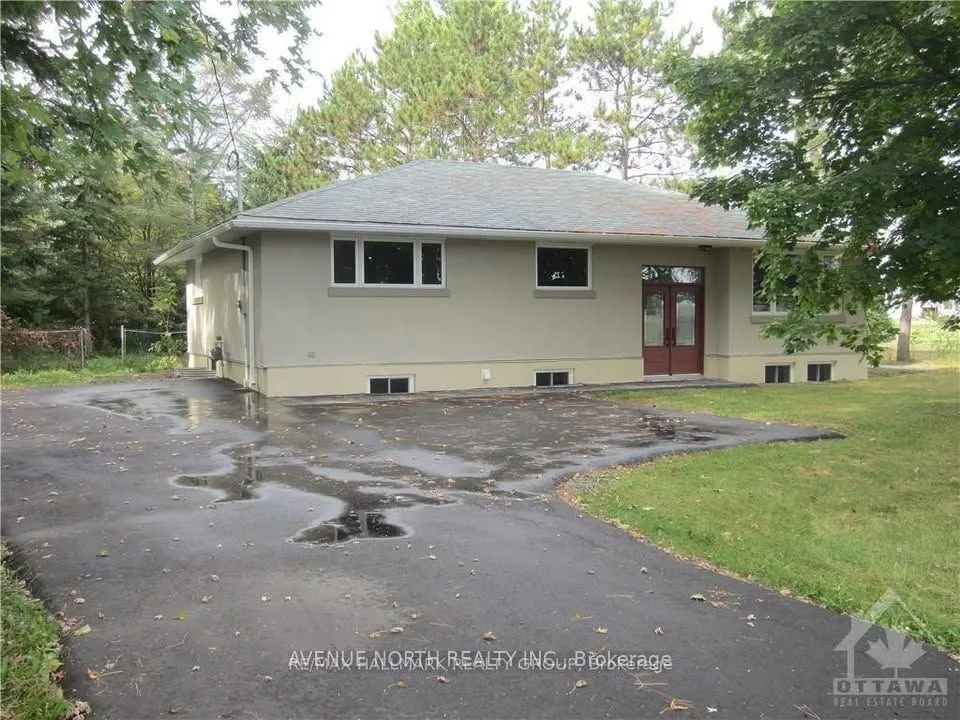 Detached Home For Lease | X12997058