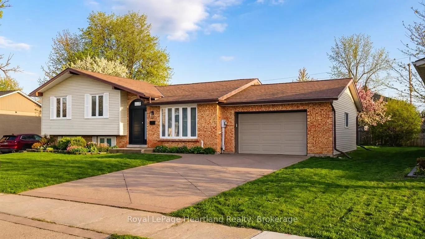 Detached Home For Sale | X13005554