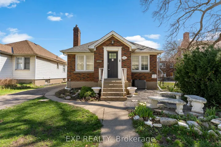 Welcome home to 14 Dunlop Drive!