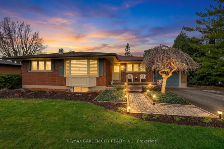 17  Henry  Street, Niagara-on-the-lake, ON L0S 1T0