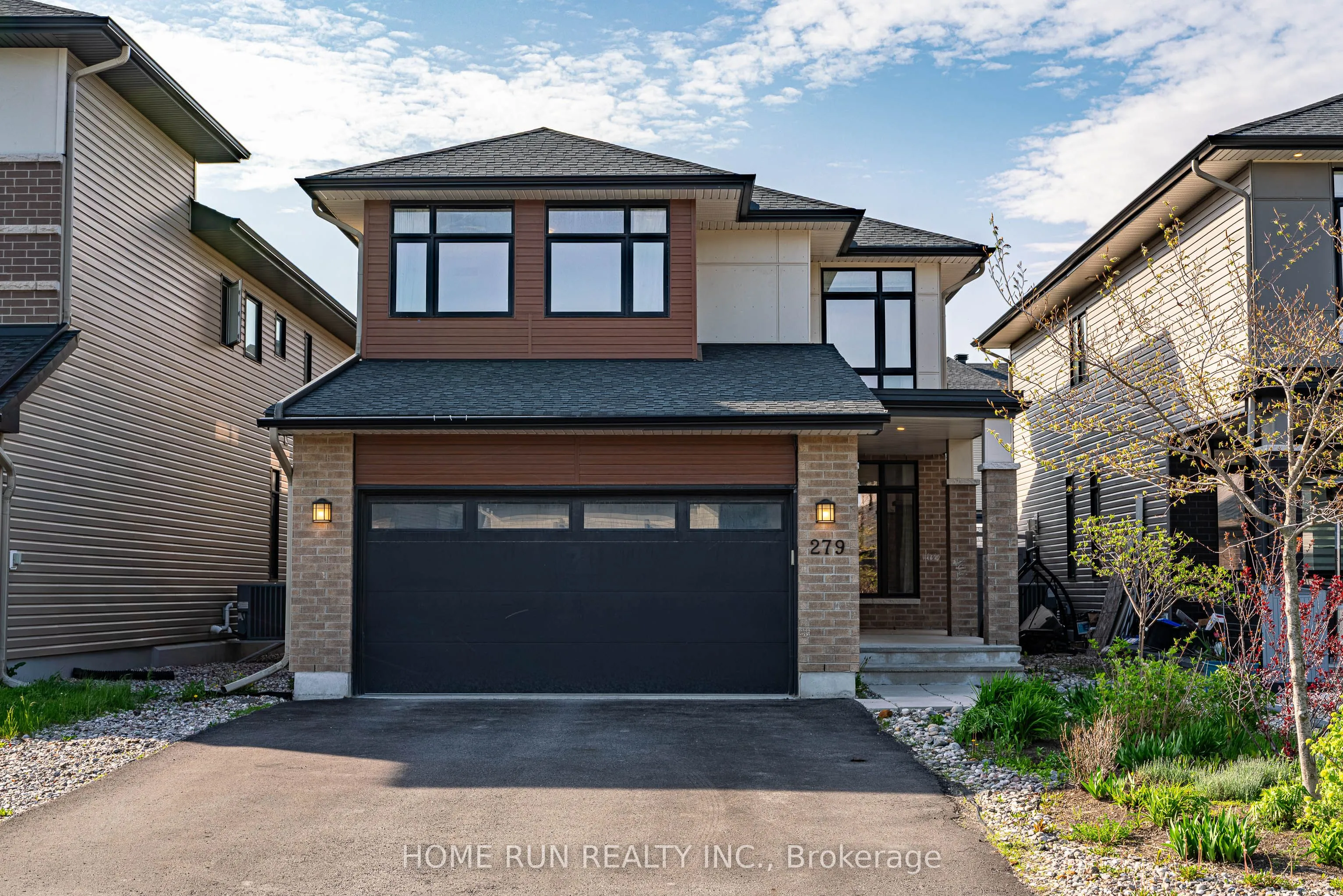 Detached Home For Lease | X13046076