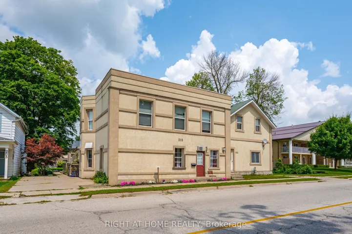 213 Main Street E, Minto, ON N0G 2P0