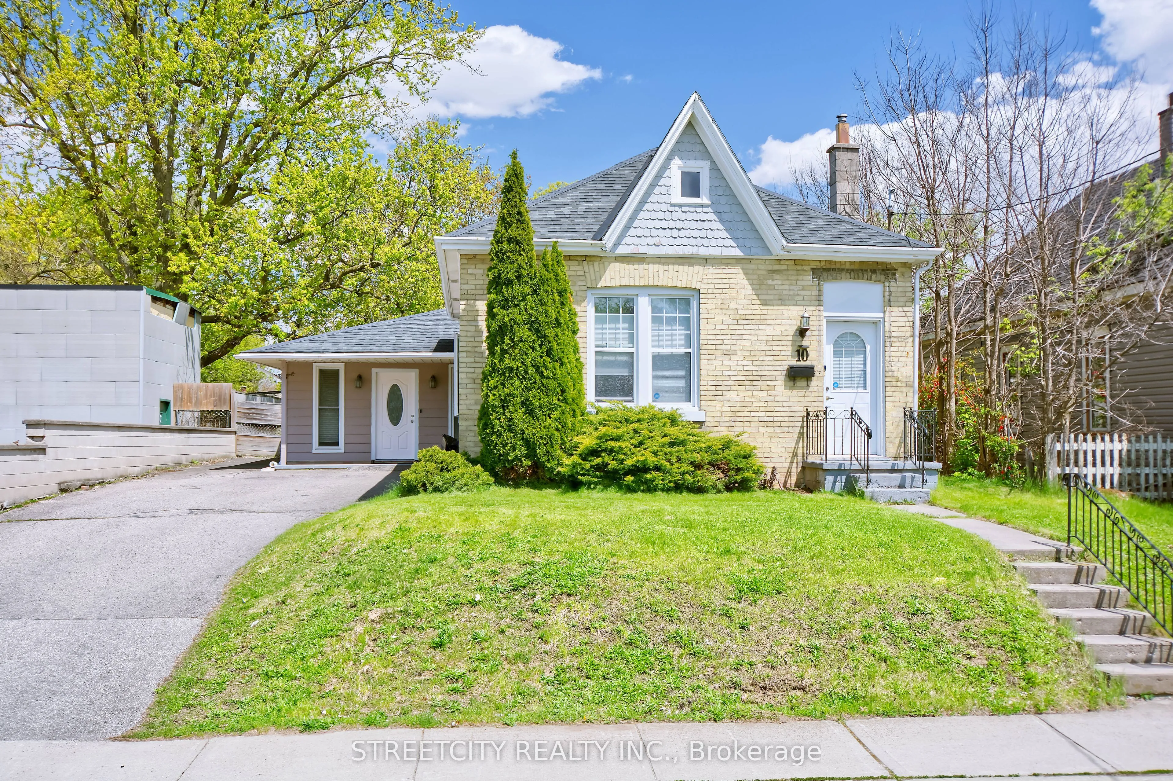 Detached Home For Sale | X13117858