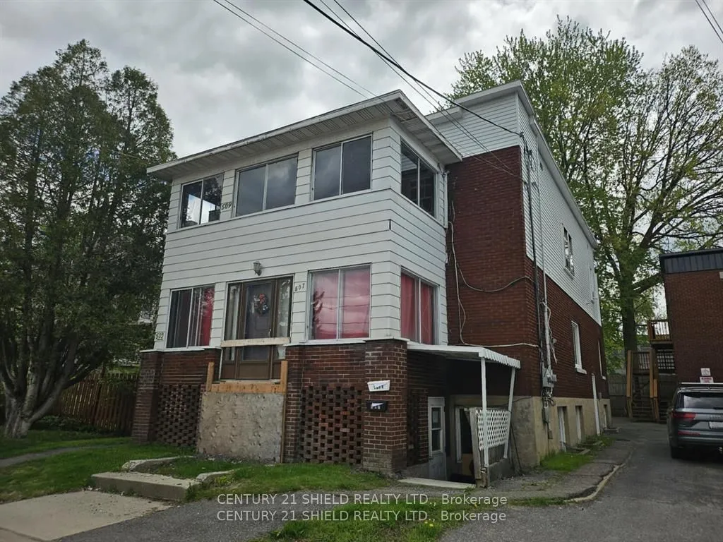 Triplex For Sale | X13121298