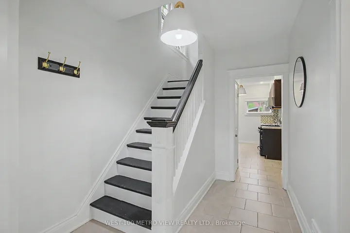 21 Springer Avenue, Hamilton, ON L8M 2W7