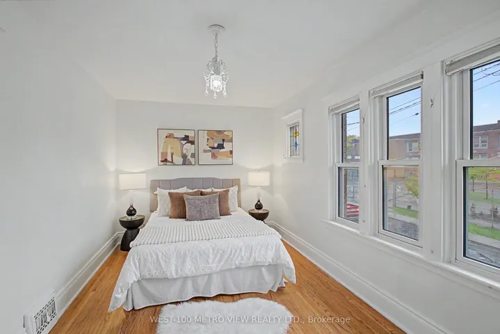 21 Springer Avenue, Hamilton, ON L8M 2W7